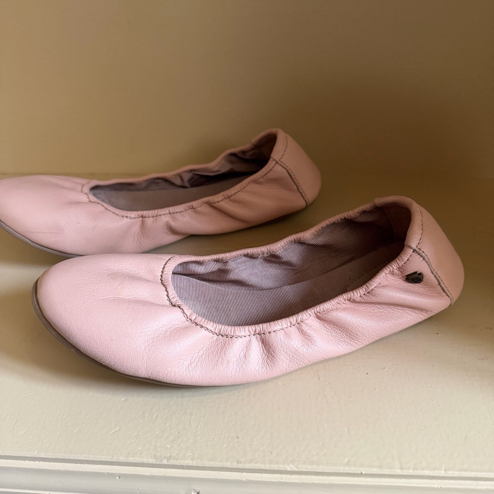 Minnetonka Pale Pink Leather Anna Ballet Flats